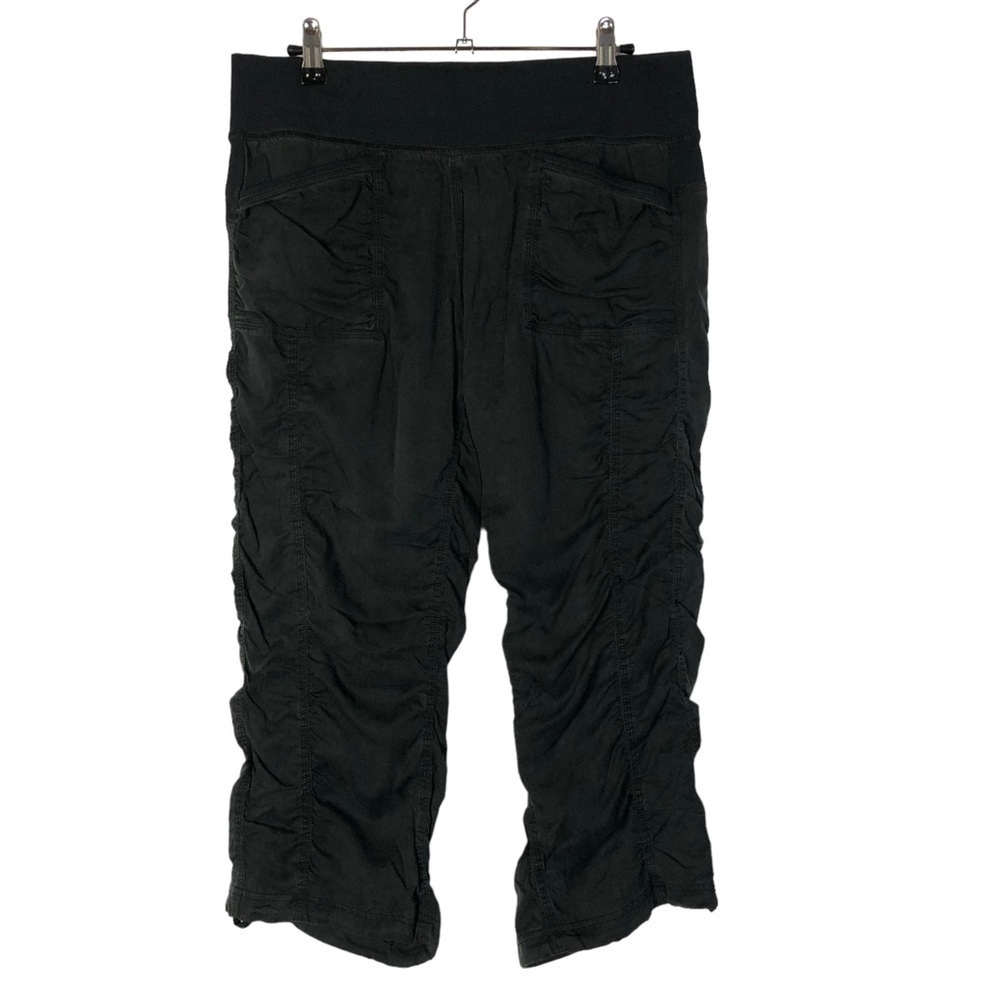 Lululemon Black Ruched Leg Crop Hiking Athletic‎ Pants 8